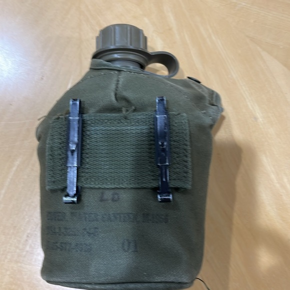Insulated canteen - Picture 2 of 8